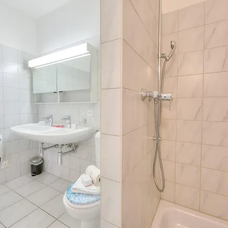 Place - Happy * Locarno