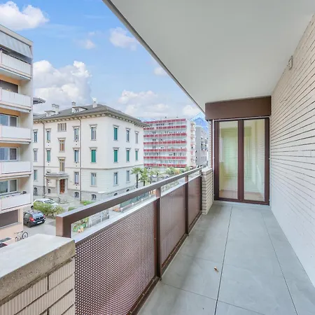 Place Locarno