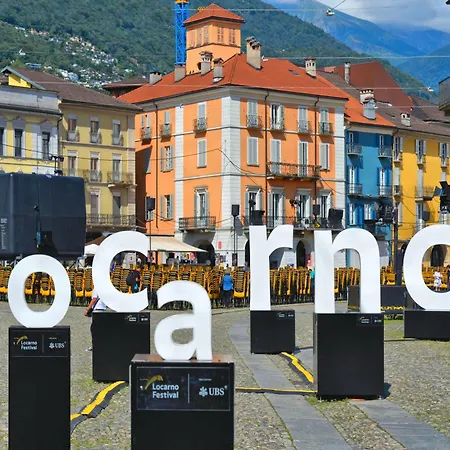 Place Locarno